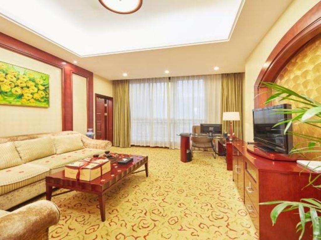 Qingdao Chengyang Detai Hotel Exterior photo